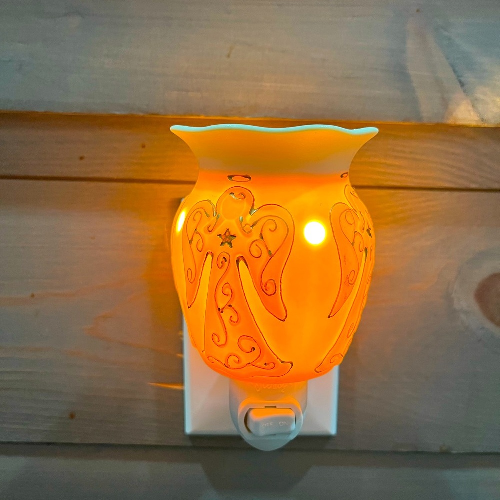 Angelic Scentsy Warmer